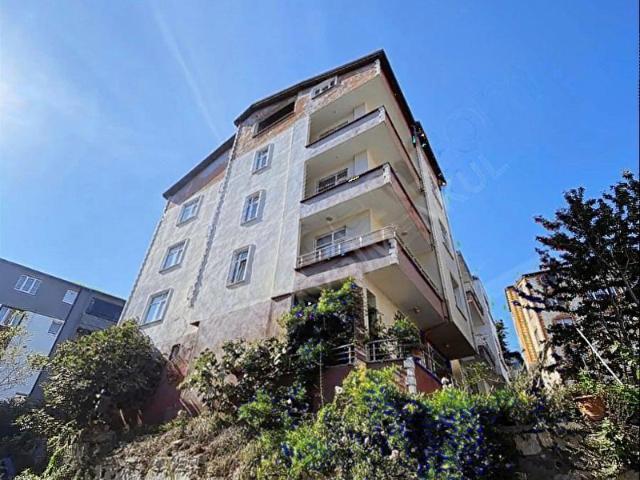 \Evim Gayrimenkul Farkıyla: Merkezi Konumda Satılık Komple Apartman!\