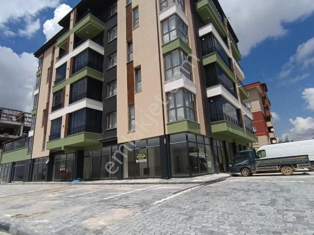 Evim Türkiye Bizim Emlaktan Muhteşem Konumlu Kiralık Dükkan!