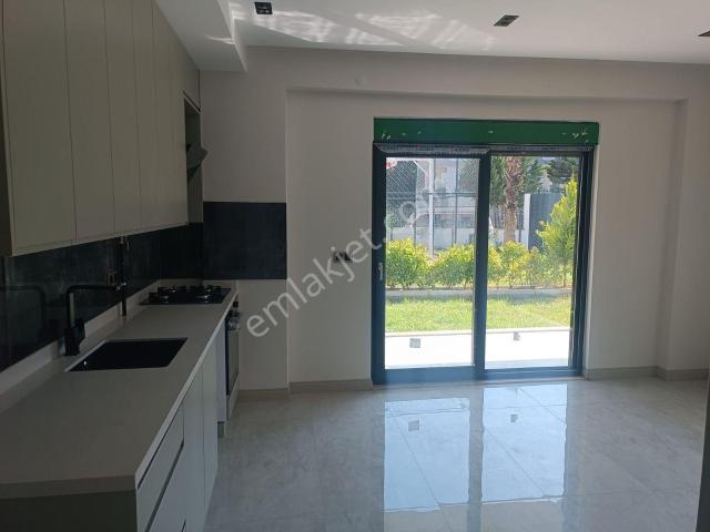 Evinya Gayrimenkul Den Viaport Evlerinde Bahçe Kullanımlı 2+1