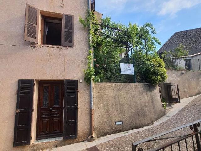 EVISA, maison de village atypique avec jardin