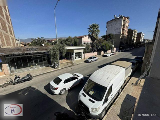 EVKUR EMLAKTAN CADDE ÜZERİNDE SATILIK DAİRE