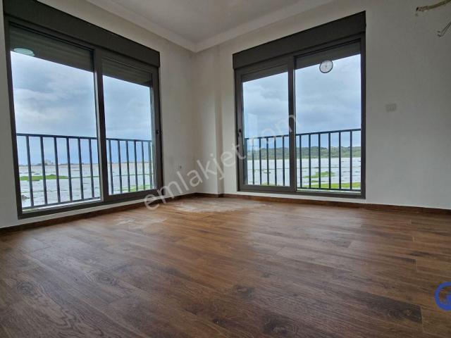 Evre Emlaktan Küçükköyde Kiralık 2+1 Daire 3 Banyo & Wc