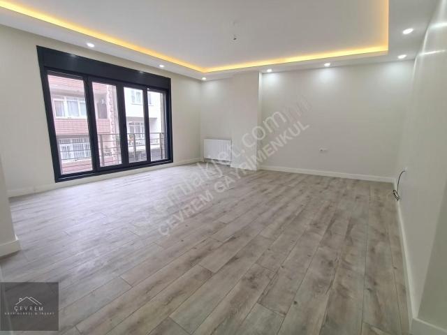 çevrem* Yeşilova'da Metrobüse Çok Yakın 3+1 120m² Ara Kat