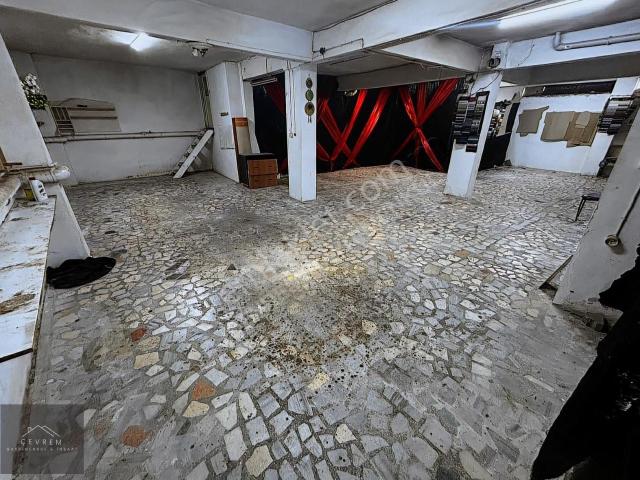 çevrem*den Yeşilova'da 160m² Kullanışlı, Yüksek Tavanlı Dükkan
