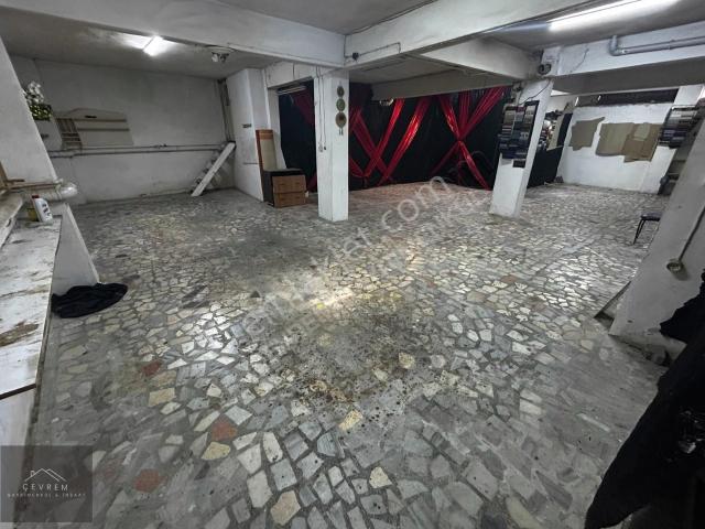 çevrem*den Yeşilova'da 160m² Kullanışlı, Yüksek Tavanlı Dükkan