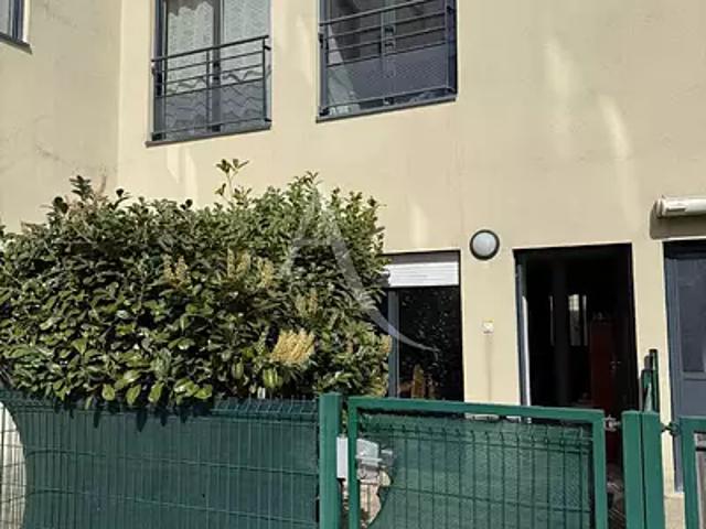 Evreux 27000 Location appartement 3 pièces t3 au dernier étage cave