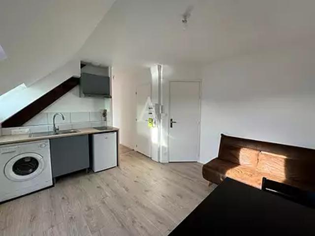 Evron 53600 Location appartement 1 pièce t1 au dernier étage