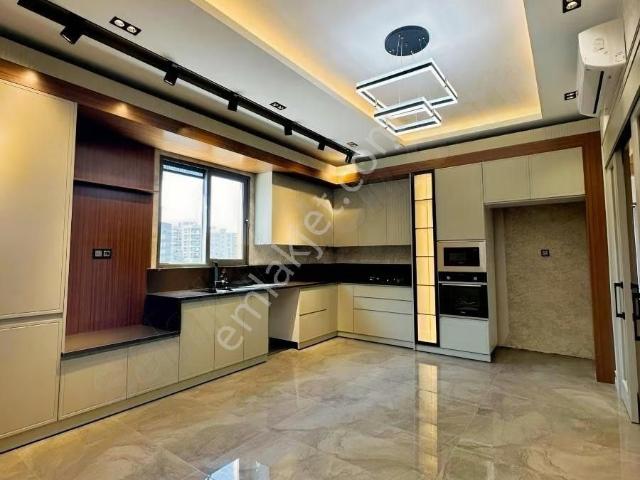 Evseç Emlaktan 35metre Cadde Üzerinde Satılık Ultra Lüks Daire