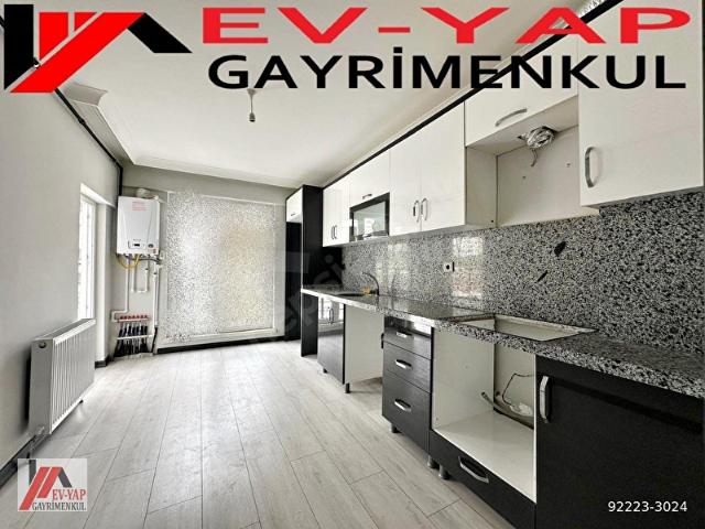 EVYAP ACİL! CADDE ÜZERİ MERKEZİ KONUMDA GENİŞ 3+1