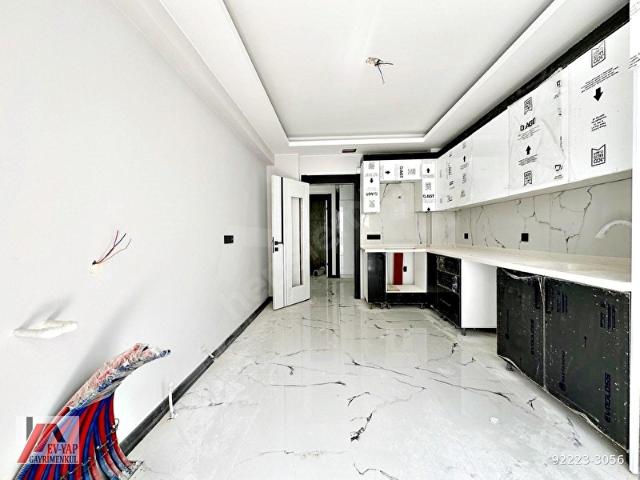 EVYAPFIRSAT ! CADDE ÜZERİ ÖN CEPHE MANZARALI SIFIR 3+1