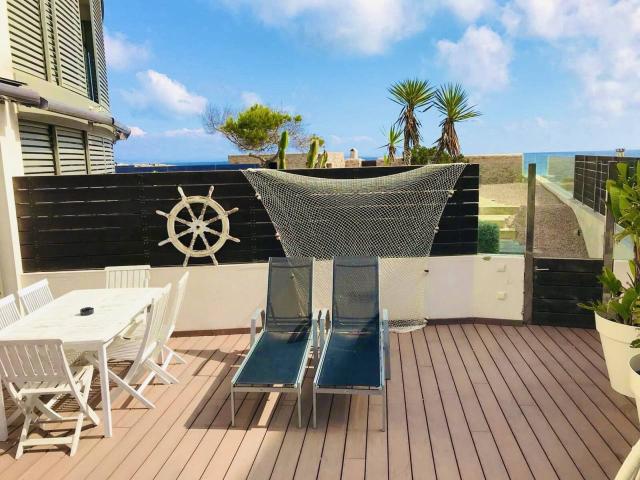 EXCUSIVO APARTAMENTO CON JARDIN ES PUJOLS FORMENTERA