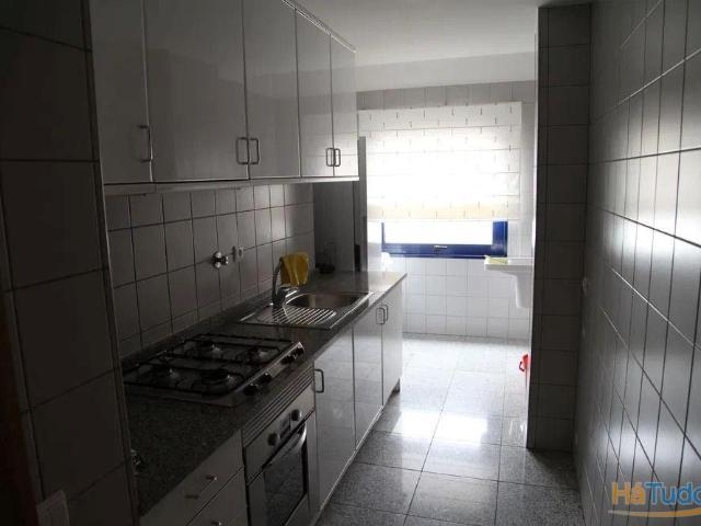 ExcelenteT1 Praça Galiza Porto | 26084099228