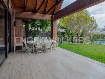 Excelente casa a dos cuadras del Mall Vivo Los Trapenses