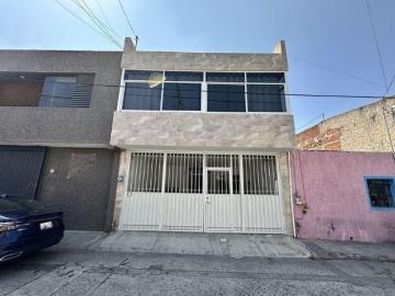 Excelente Casa con departamento y local comercial en venta Super ubicada!