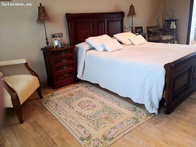 Excelente casa con finca de 2300 metros en Carballo