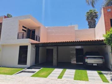 Excelente Casa en VENTA en en La Recta a Cholula Residencial Quetzalcóatl