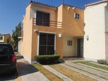 Excelente casa en fraccionamiento cerrado en Tecámac a 5 min del aeropuerto