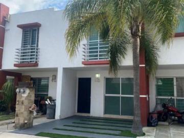 Excelente casa habitación en venta rodeada de naturaleza