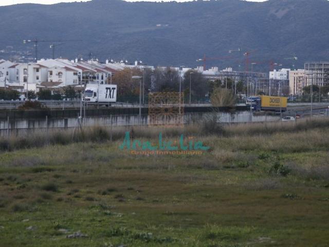 EXCELENTE CASA MIRALBAIDA !