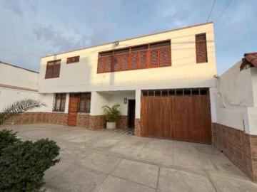 EXCELENTE CASA SAN BARTOLO 7 DOR, TERRAZA, COCHERA 3 PISOS 360 MTS DE TERRENO