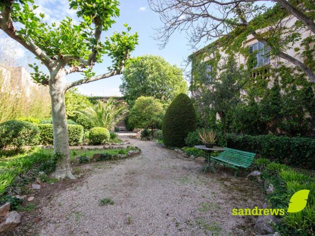 Descubre esta magnífica propiedad histórica situada en Caban. 1293m² Cabanes