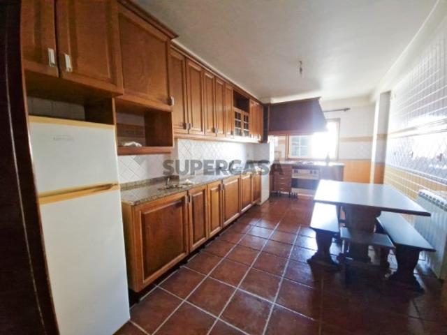 Excelente Andar de Moradia em São Bernardo com 300m² e Elevado Potencial de Investimento