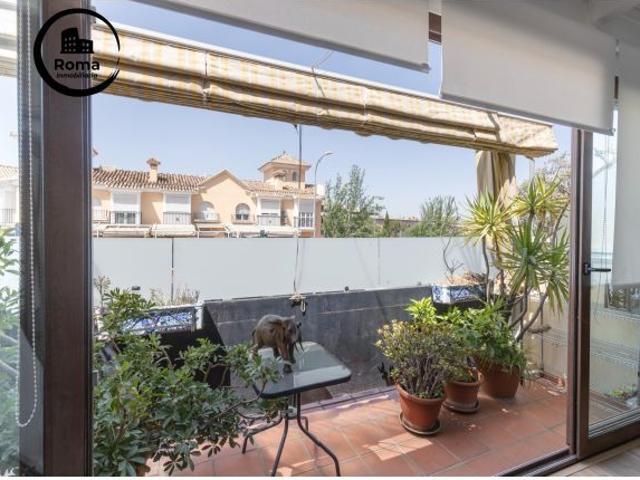 Excelente adosado en urbanización privada con piscina