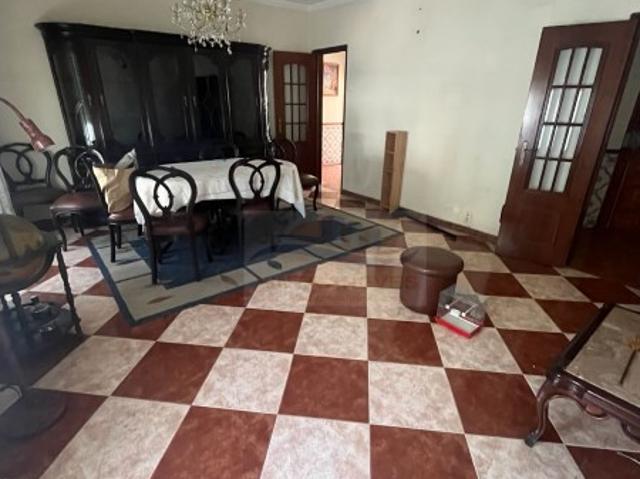 Excelente Apto T3 Totalmente Remodelado, com 2 Casas de Banho e Garantia de 5 anos