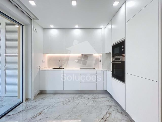Excelente ApartamentoT2 novo com Excelentes Acabamentos em L. 143m² Lagos