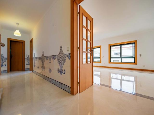 Excelente apartamentoT4 duplex no Centro da Cidade,Caldas da Rainha. Venha visitar !