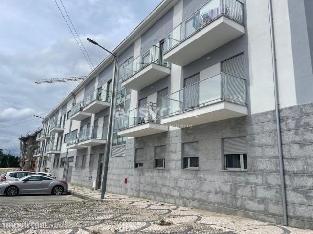 Excelente Apartamento de tipologia T3, localizado em Carregal do Sal