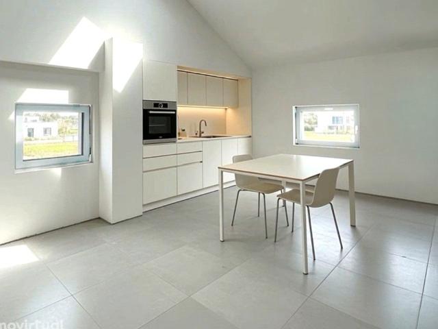 Excelente apartamento duplex T3 com vista mar
