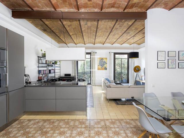 Excelente apartamento renovado y totalmente amueblado ubicad. 150m² Barcelona