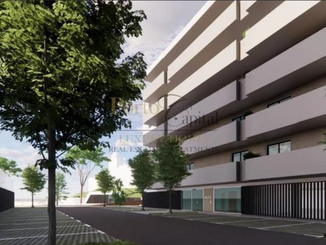EXCELENTE APARTAMENTO T1, COM COZINHA EQUIPADA INCLUINDO MAQUINA DE LAVAR A LOIÇA E ROUPA, VARANDA E UM LUGAR DE GARAGEM, EM VILA NOVA DE GAIA A 5 MINUTOS DA PRAIA