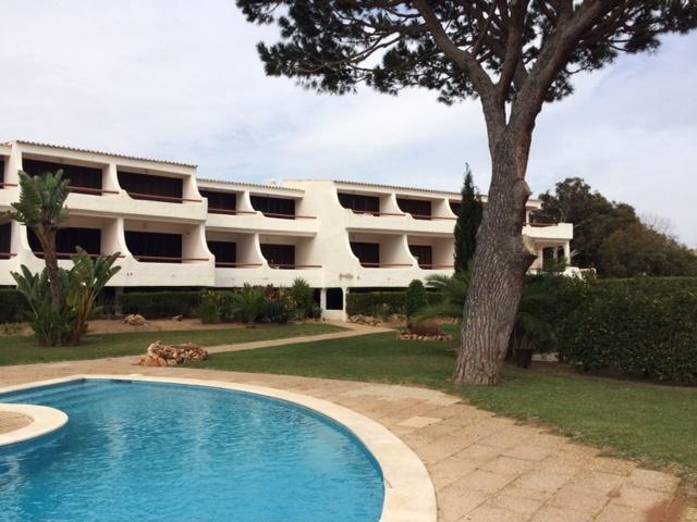 Excelente Apartamento T1 com estacionamento, varanda e piscina em Vilamoura