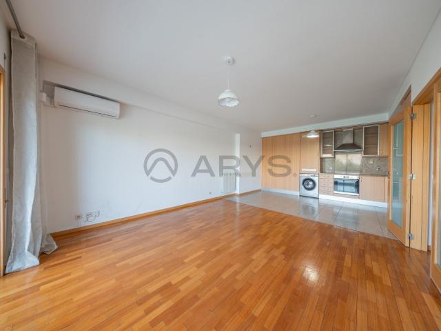 Excelente Apartamento T1 Lamaçães