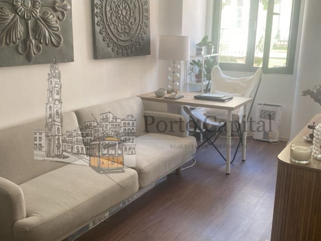 EXCELENTE APARTAMENTO T1 NO CENTRO DO PORTO PARA ARRENDAMENTO