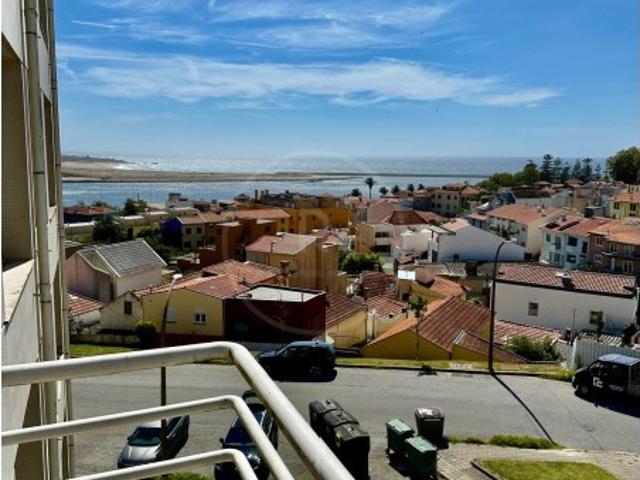 Excelente apartamento T1 na Quinta de Miramar com vista rio