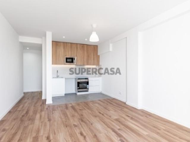Excelente apartamento T1 totalmente renovado situado na Largo Prof. Dr. Egas Moniz