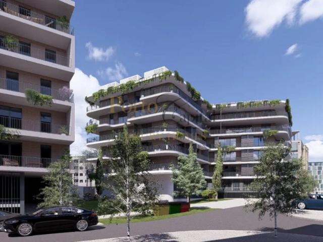 EXCELENTE APARTAMENTO T2+1, COM COZINHA EQUIPADA E LUGAR DE GARAGEM, EM EMPREENDIMENTO DE LUXO EM ARMAÇÃO DE PERA COM PISCINA, A PREÇO DE LANÇAMENTO 634.000 EUROS