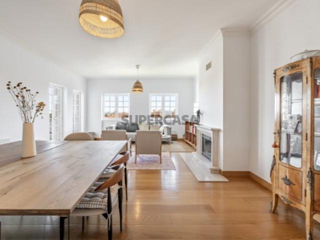 Excelente apartamento T2, 2 suítes, muito soalheiro, com garagem na Quinta da Beloura