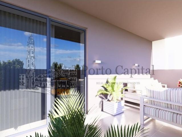 EXCELENTE APARTAMENTO T2, COM COZINHA EQUIPADA INCLUINDO MAQUINA DE LAVAR A LOIÇA E ROUPA, VARANDA, TERRAÇO E UM LUGAR DE GARAGEM, EM VILA NOVA DE GAIA A 5 MINUTOS DA PRAIA