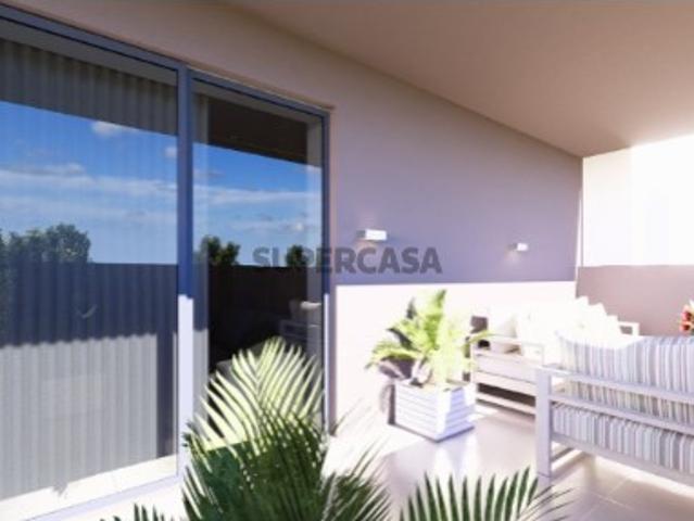 EXCELENTE APARTAMENTO T2, COM COZINHA EQUIPADA INCLUINDO MAQUINA DE LAVAR A LOIÇA E ROUPA, VARANDA, TERRAÇO E UM LUGAR DE GARAGEM, EM VILA NOVA DE GAIA A 5 MINUTOS DA PRAIA