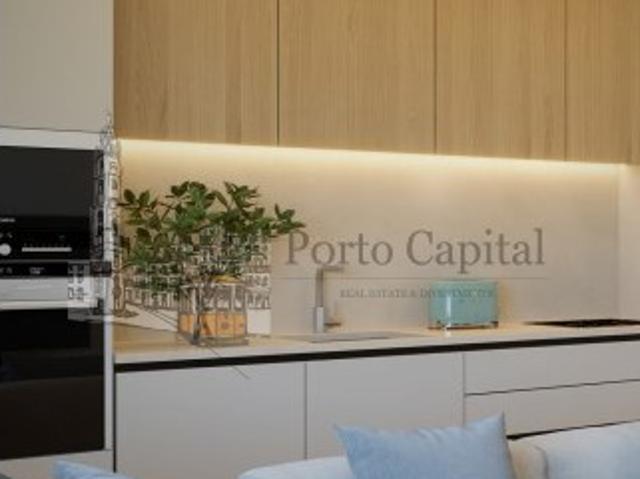 EXCELENTE APARTAMENTO T2, COM COZINHA EQUIPADA INCLUINDO MAQUINA DE LAVAR A ROUPA E LOIÇA, VARANDA E UM LUGAR DE GARAGEM, NO CENTRO DE RIO TINTO, A PREÇO DE LANÇAMENTO 282.500 EUROS
