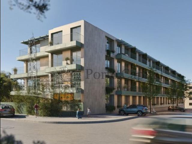 EXCELENTE APARTAMENTO T2, COM COZINHA EQUIPADA INCLUINDO MAQUINA DE LAVAR LOIÇA, ARRUMO E UM LUGAR DE GARAGEM EM VILA NOVA DE GAIA JUNTO AO MAR