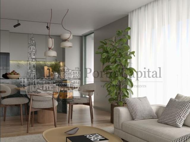 EXCELENTE APARTAMENTO T2, COM COZINHA EQUIPADA INCLUINDO MAQUINA DE LAVAR LOIÇA, VARANDA, ARRUMO E UM LUGAR DE GARAGEM EM VILA NOVA DE GAIA JUNTO AO MAR