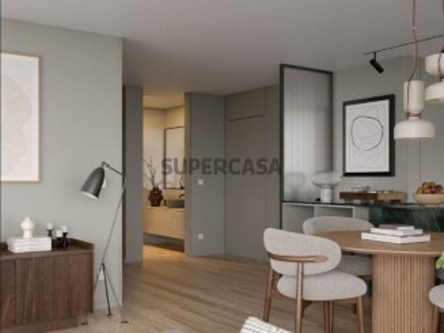 EXCELENTE APARTAMENTO T2, COM COZINHA EQUIPADA INCLUINDO MAQUINA DE LAVAR LOIÇA, VARANDA, ARRUMO E UM LUGAR DE GARAGEM EM VILA NOVA DE GAIA JUNTO AO MAR