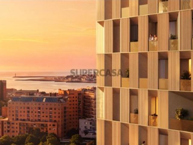 EXCELENTE APARTAMENTO T2, COM COZINHA EQUIPADA, VARANDA E LUGAR DE GARAGEM, NA AVENIDA DA BOAVISTA A PREÇO DE LANÇAMENTO 530.900 EUROS PVP 760.000 EUROS