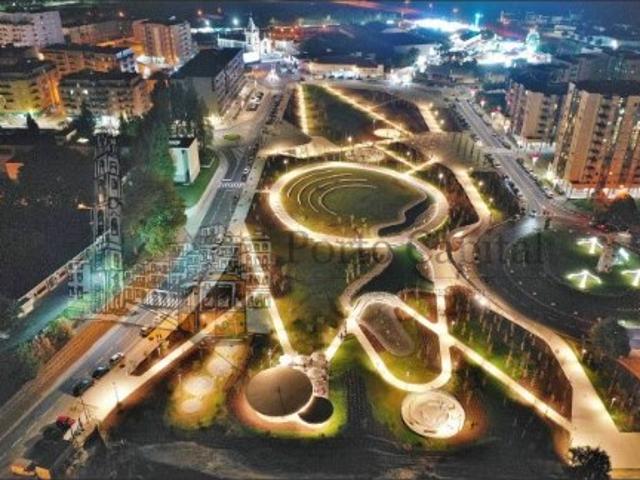 EXCELENTE APARTAMENTO T2, COM DUAS SUITES, VARANDA E DOIS LUGARES DE GARAGEM, NO CENTRO DE RIO TINTO