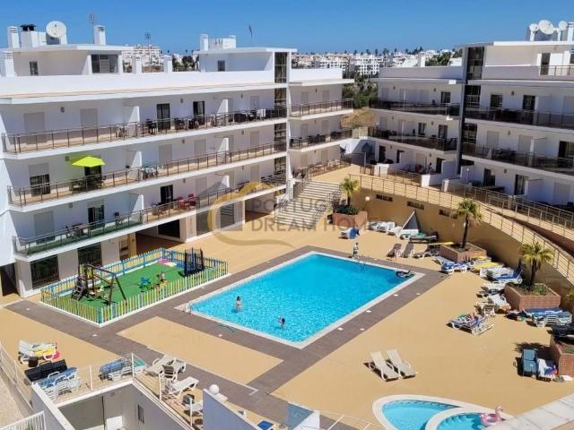 Excelente apartamento T2 com fantástica vista mar, 2 piscina. 142m² Albufeira Olhos de Água